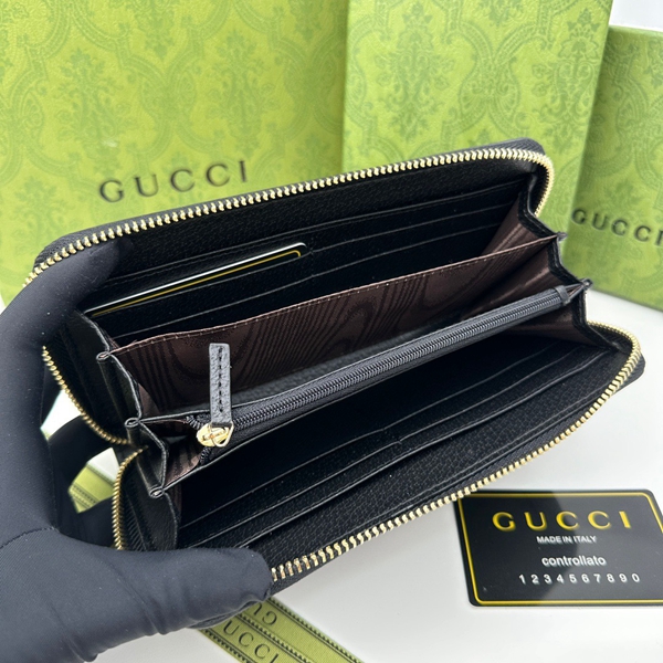 グッチ財布コピー着用イメージ